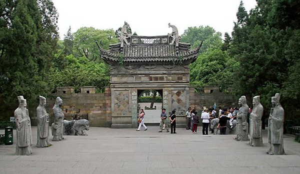 General Yue Fei Temple Tour